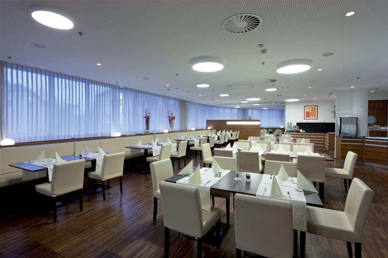 Austria Trend Hotel Salzburg West Himmelreich المطعم الصورة